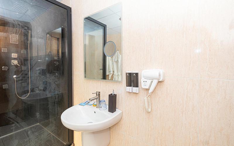 Hotel Le Figaro Douala Dış mekan fotoğraf